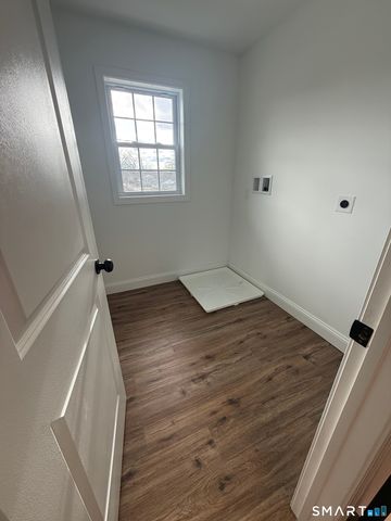 124 Highlawn Street, Waterbury, CT 06705