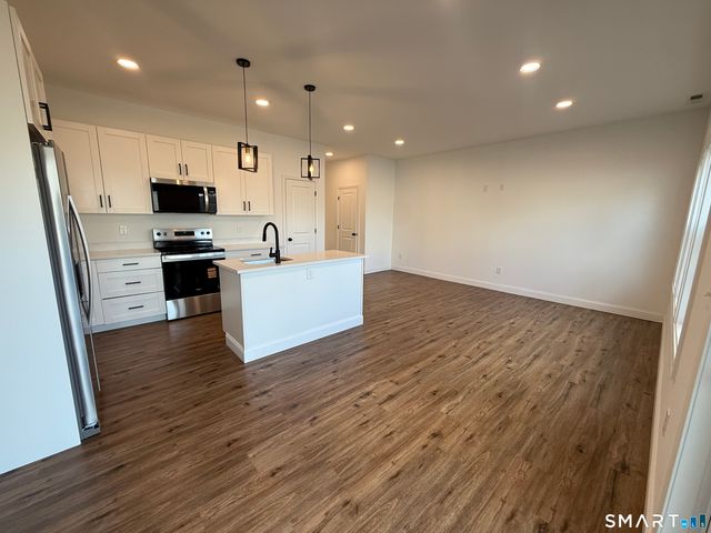 124 Highlawn Street, Waterbury, CT 06705