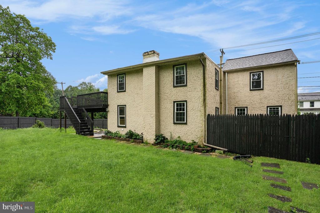 1237 W KING RD, Malvern, PA 19355