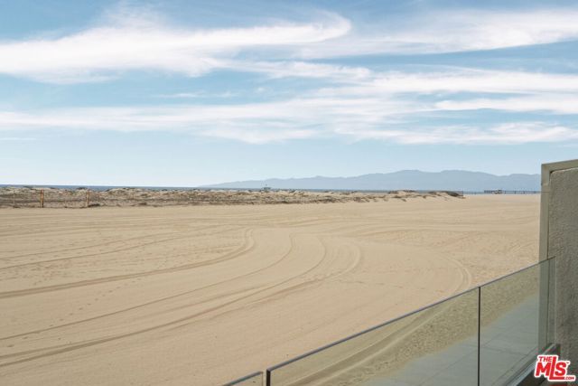 6 Voyage Street 108, Marina Del Rey, CA 90292