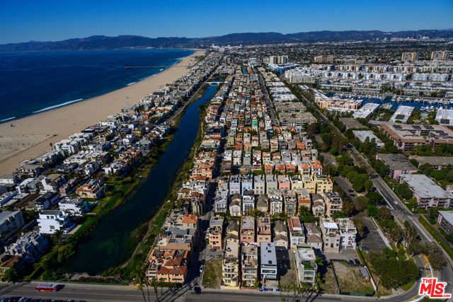 6 Voyage Street 108, Marina Del Rey, CA 90292