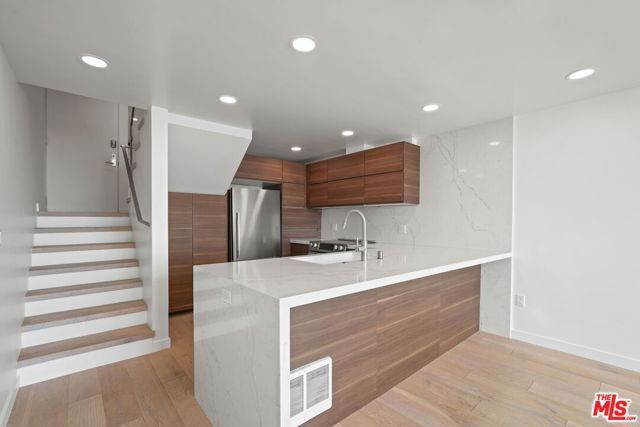 6 Voyage Street 108, Marina Del Rey, CA 90292