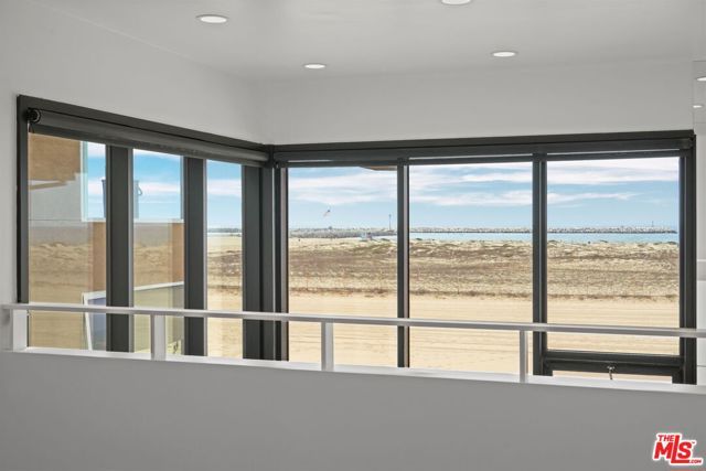 6 Voyage Street 108, Marina Del Rey, CA 90292