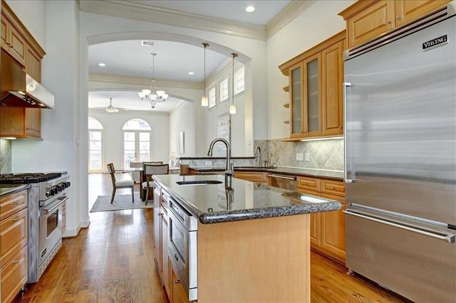 2318 Welch Street, Houston, TX 77019