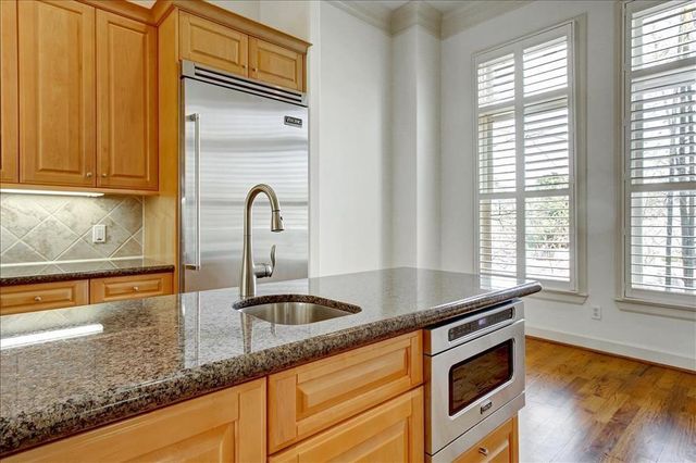 2318 Welch Street, Houston, TX 77019