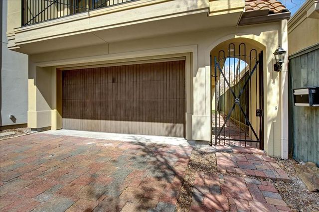 2318 Welch Street, Houston, TX 77019