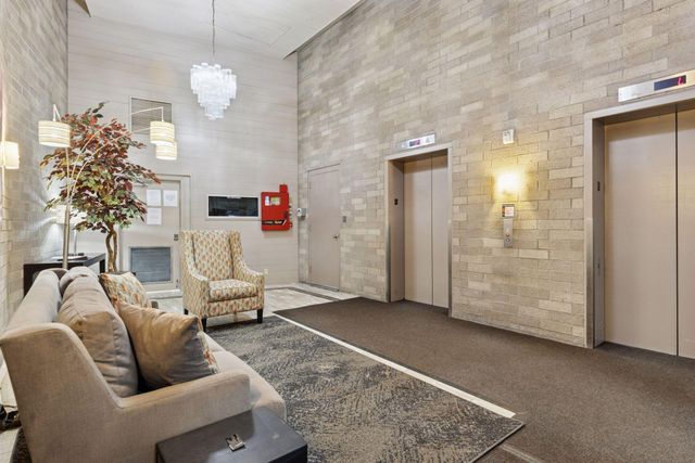 66 9th Street E 1609, Saint Paul, MN 55101