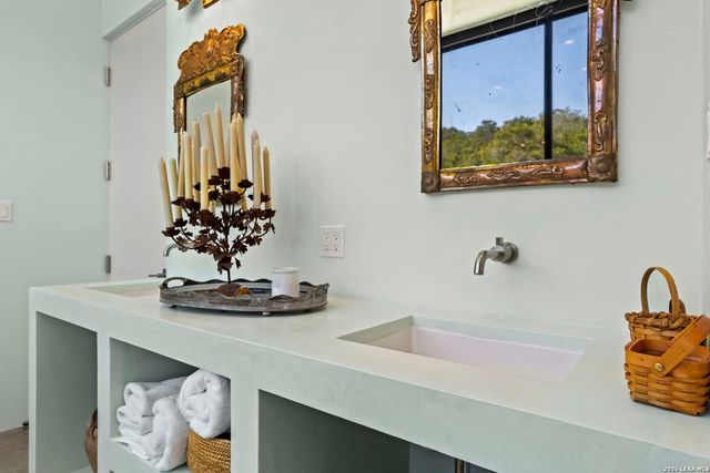 115 Seale Hill, Comfort, TX 78013