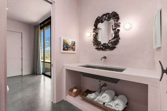 115 Seale Hill, Comfort, TX 78013