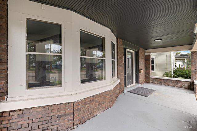 1315 4TH Avenue, Rockford, IL 61104