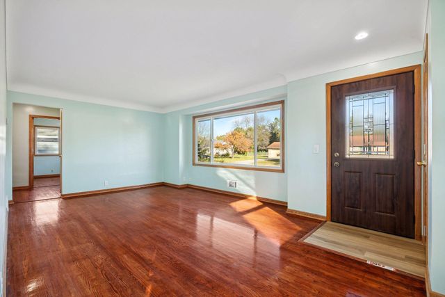 5513 Bryant Avenue N, Brooklyn Center, MN 55430