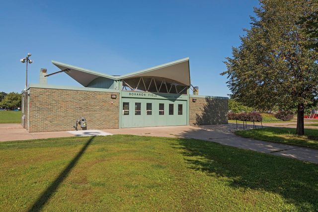 5513 Bryant Avenue N, Brooklyn Center, MN 55430