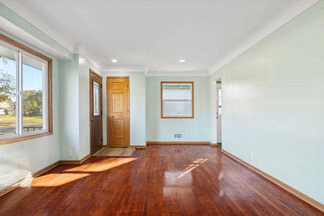 5513 Bryant Avenue N, Brooklyn Center, MN 55430