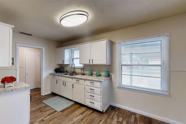 4413 Vermont Avenue A, Fort Worth, TX 76115