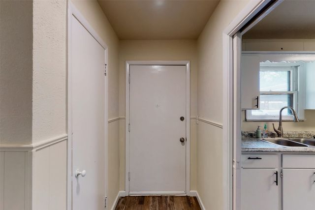 4413 Vermont Avenue A, Fort Worth, TX 76115