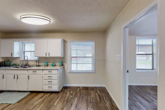 4413 Vermont Avenue A, Fort Worth, TX 76115
