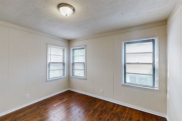 4413 Vermont Avenue A, Fort Worth, TX 76115