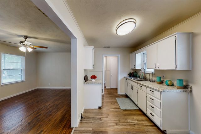 4413 Vermont Avenue A, Fort Worth, TX 76115