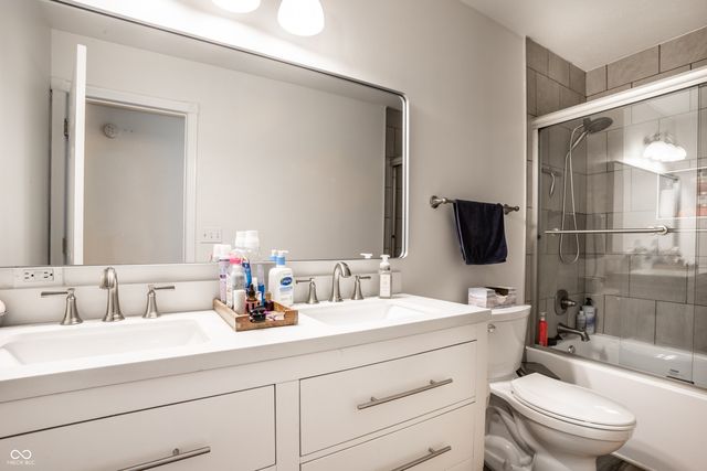 8550 Fenton Tower Drive, Indianapolis, IN 46259