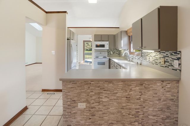 3112 Country Side Court, Springfield, OH 45503