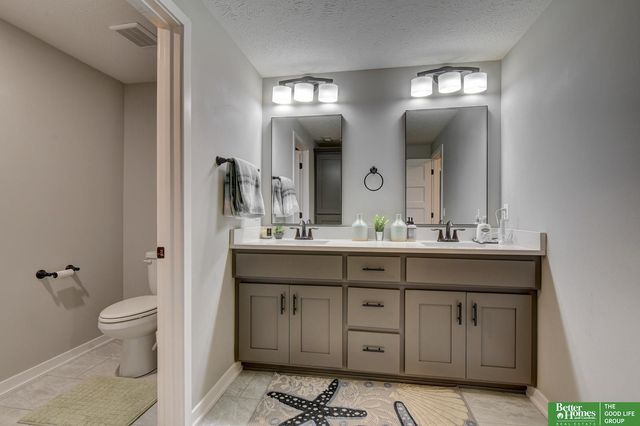11952 S 113th Street, Papillion, NE 68046