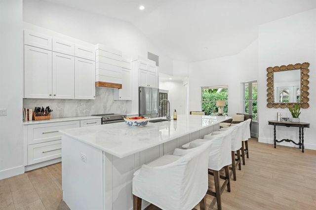 9927 SE Canary Palm Way, Jupiter, FL 33469