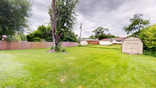 3 Sunset Road, Merrillville, IN 46410
