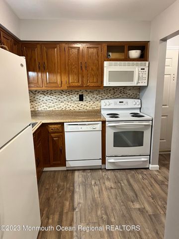 604 Wellington Place, Aberdeen, NJ 07747