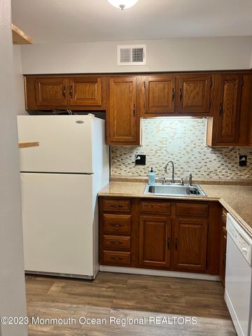 604 Wellington Place, Aberdeen, NJ 07747