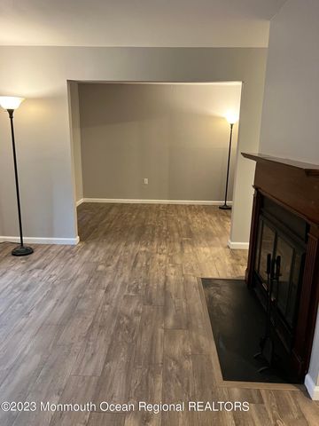 604 Wellington Place, Aberdeen, NJ 07747