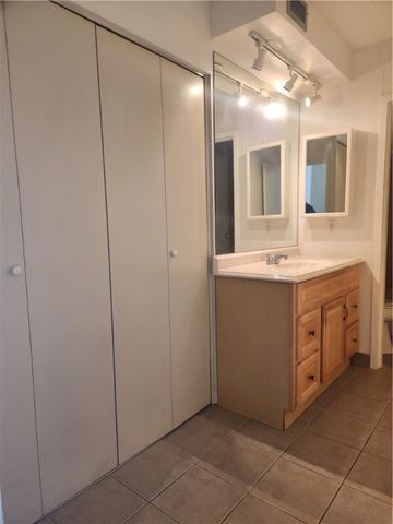 301 S HOME 411, Avalon, PA 15202