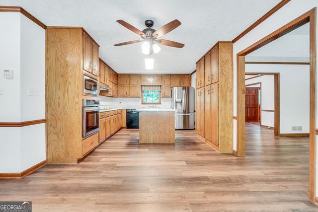381 WYLDEWOODE Drive, Mcdonough, GA 30253