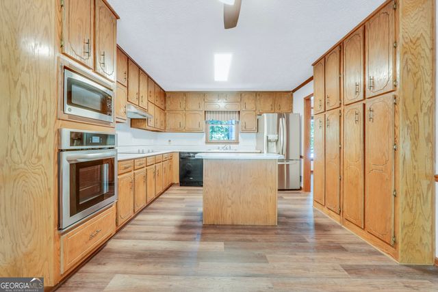 381 WYLDEWOODE Drive, Mcdonough, GA 30253