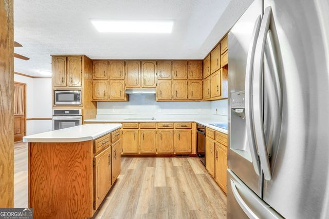 381 WYLDEWOODE Drive, Mcdonough, GA 30253
