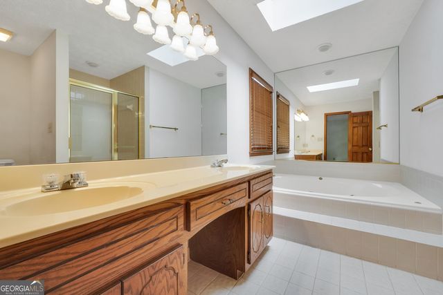 381 WYLDEWOODE Drive, Mcdonough, GA 30253