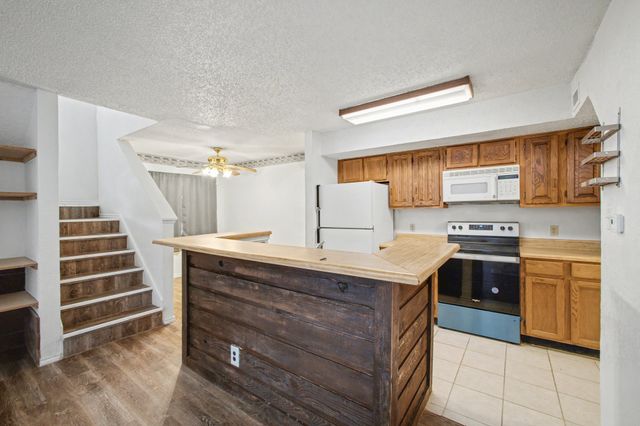 9827 Walnut Street 210, Dallas, TX 75243