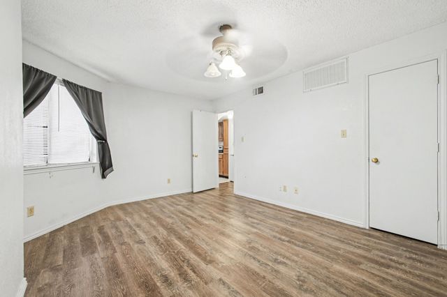 9827 Walnut Street 210, Dallas, TX 75243