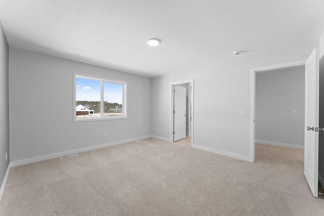 1551 Creekwood Dr, New Richmond, WI 54017