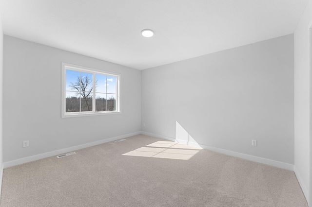 1551 Creekwood Dr, New Richmond, WI 54017