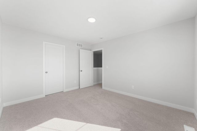1551 Creekwood Dr, New Richmond, WI 54017