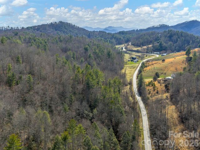 99999 Baileys Branch Road, Marshall, NC 28753