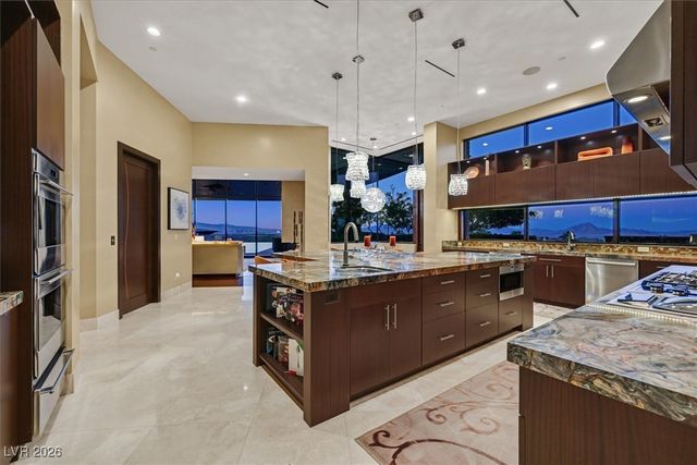 570 LAIRMONT Place, Henderson, NV 89012