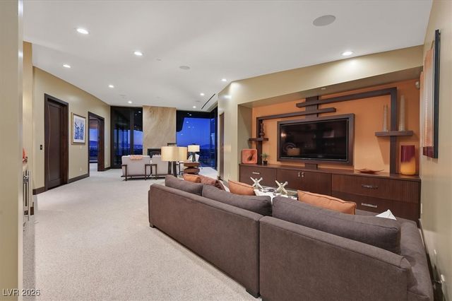 570 LAIRMONT Place, Henderson, NV 89012