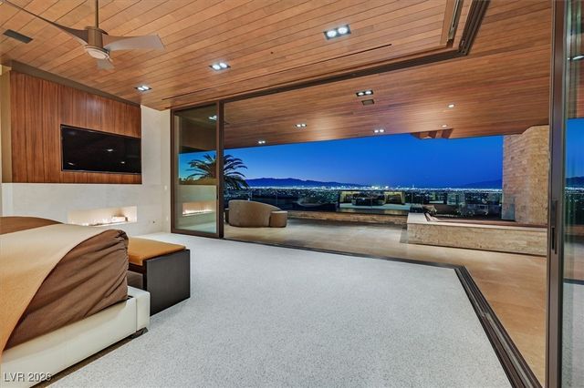 570 LAIRMONT Place, Henderson, NV 89012