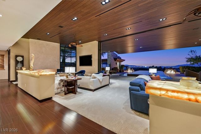 570 LAIRMONT Place, Henderson, NV 89012