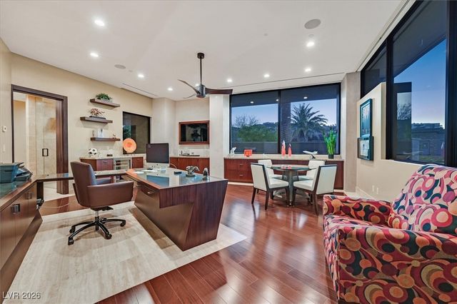 570 LAIRMONT Place, Henderson, NV 89012