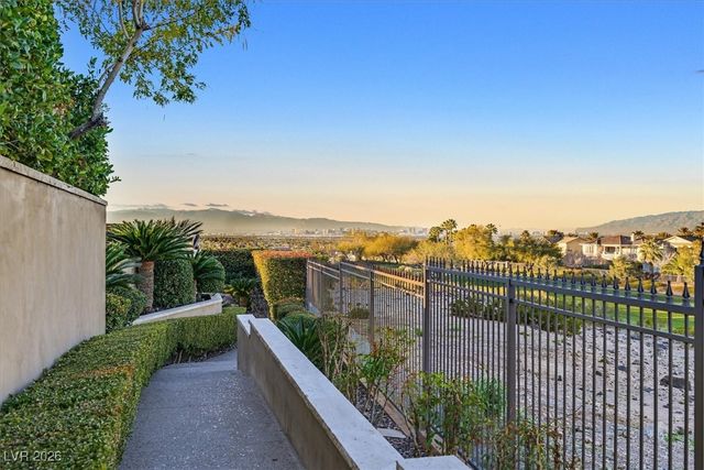 570 LAIRMONT Place, Henderson, NV 89012