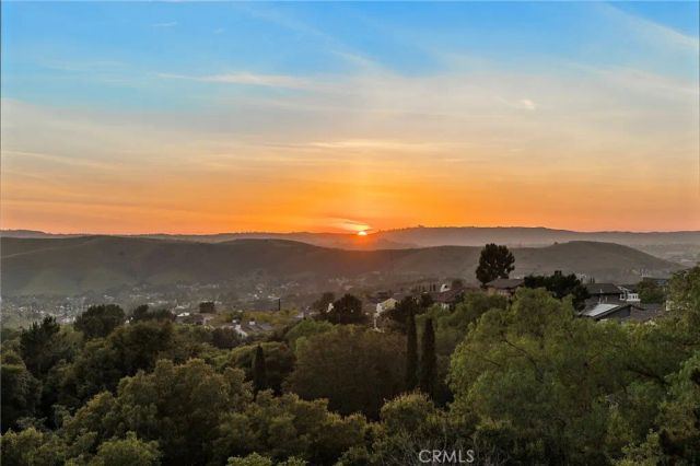 2 Galaxy Isle, Ladera Ranch, CA 92694