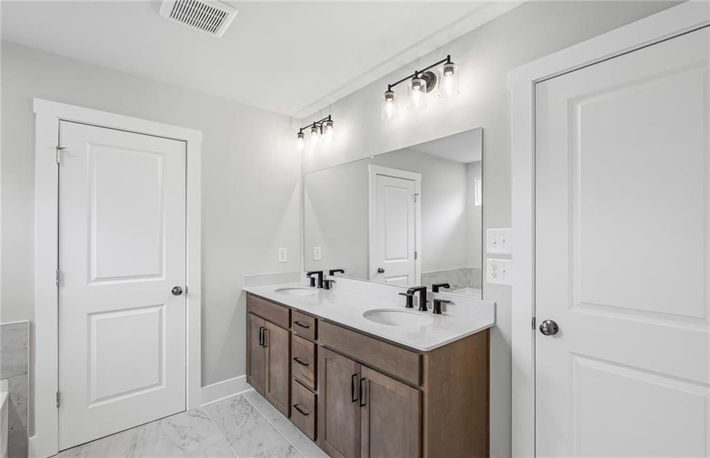 Image 34 of property listing at 5210 Birch Valley Road, Cumming, GA 30028