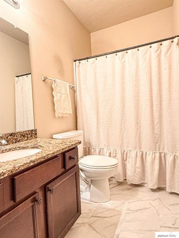 8813 S 69 Circle, Papillion, NE 68133